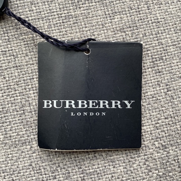 Burberry Purse | Red Burberry bag  (1) - Picture 2 of 4